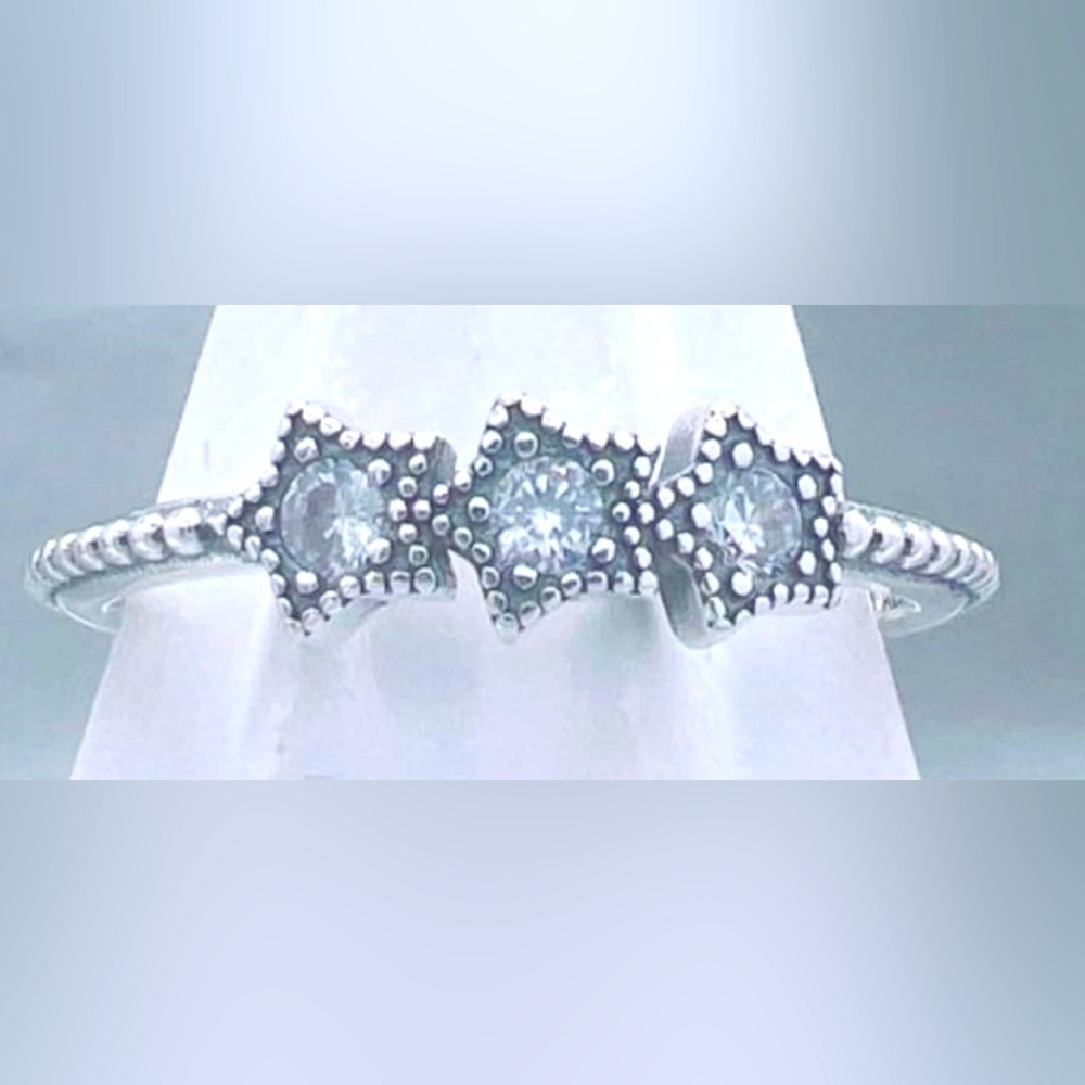 Gorgeous Dillards Silver 925 white topaz Multi Star ring size 7